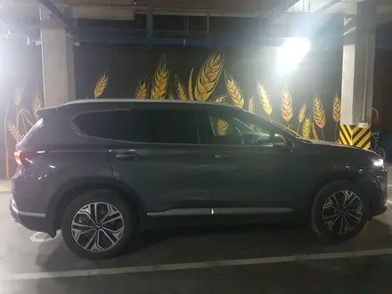 Hyundai Santa Fe 2020 годаүшін15 000 000 тг. в Астана