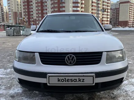 Volkswagen Passat 2000 года за 1 900 000 тг. в Астана – фото 2