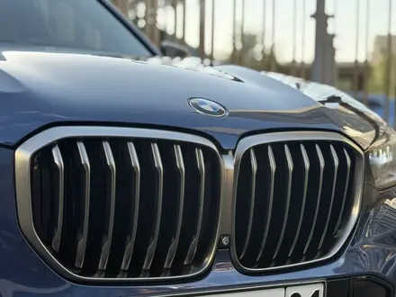 BMW X5 2021 года за 40 900 000 тг. в Астана – фото 3