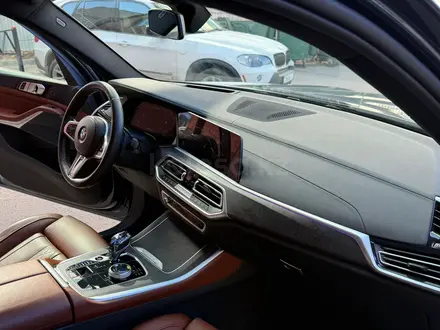 BMW X5 2021 года за 40 900 000 тг. в Астана – фото 32