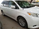 Toyota Sienna 2013 года за 12 800 000 тг. в Уральск – фото 2