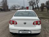 Volkswagen Passat 2006 года за 2 650 000 тг. в Алматы – фото 4