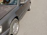 Mercedes-Benz E 220 1993 годаүшін1 400 000 тг. в Караганда