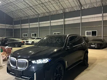 BMW X5 2024 года за 59 500 000 тг. в Астана – фото 2