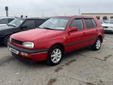 Volkswagen Golf 1994 годаүшін1 800 000 тг. в Тараз