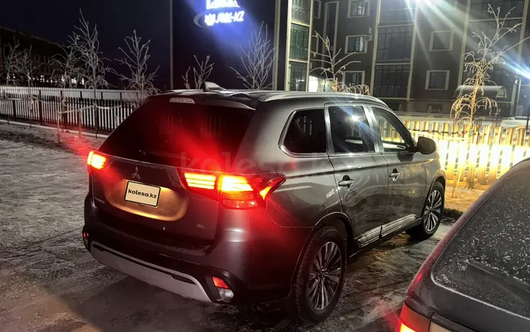 Mitsubishi Outlander 2020 года за 8 500 000 тг. в Уральск