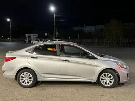 Hyundai Solaris 2012 года за 3 100 000 тг. в Уральск – фото 3