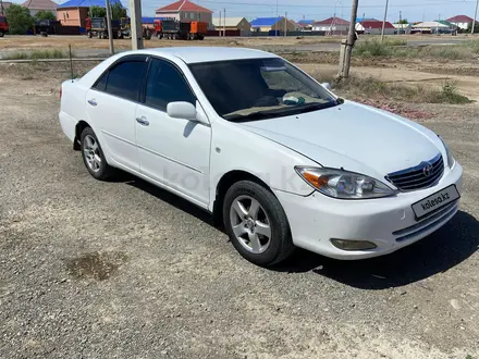 Toyota Camry 2003 года за 4 000 000 тг. в Атырау – фото 2
