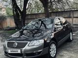 Volkswagen Passat 2006 года за 3 700 000 тг. в Алматы – фото 2