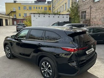 Toyota Highlander 2023 года за 29 000 000 тг. в Караганда – фото 3