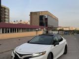 Toyota Camry 2019 года за 12 300 000 тг. в Шымкент – фото 2