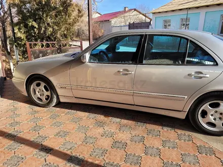 Mercedes-Benz E 280 2001 года за 6 000 000 тг. в Туркестан – фото 4