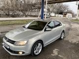 Volkswagen Jetta 2011 года за 5 500 000 тг. в Алматы – фото 2