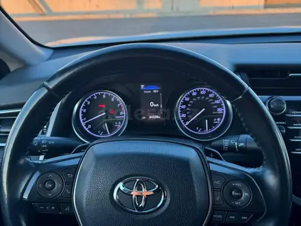 Toyota Camry 2018 года за 11 500 000 тг. в Жанаозен – фото 3