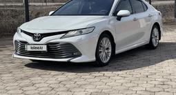 Toyota Camry 2019 года за 14 300 000 тг. в Караганда – фото 2