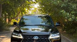 Lexus LX 570 VIP Black Edition 2019 года за 46 000 000 тг. в Алматы – фото 2