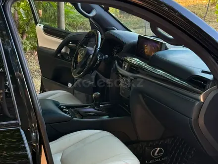 Lexus LX 570 VIP Black Edition 2019 года за 46 000 000 тг. в Алматы – фото 25