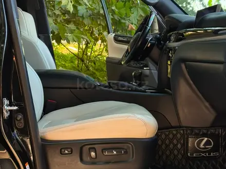 Lexus LX 570 VIP Black Edition 2019 года за 46 000 000 тг. в Алматы – фото 26