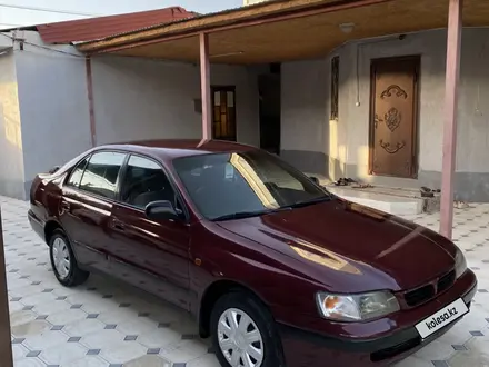 Toyota Carina E 1997 года за 1 400 000 тг. в Шымкент