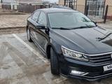 Volkswagen Passat 2017 года за 8 800 000 тг. в Атырау – фото 2