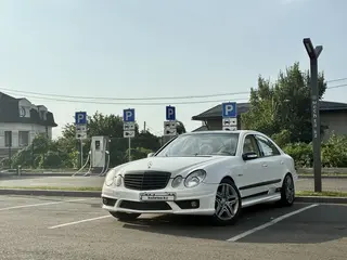 Mercedes-Benz E 320