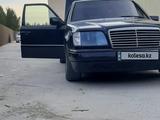 Mercedes-Benz E 220 1993 года за 1 700 000 тг. в Абай (Келесский р-н)