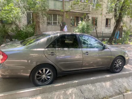 Toyota Camry 2004 года за 5 000 000 тг. в Алматы – фото 3