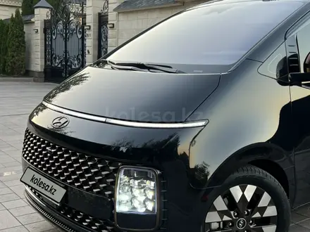 Hyundai Staria 2022 года за 24 900 000 тг. в Алматы – фото 11