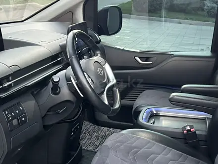 Hyundai Staria 2022 года за 24 900 000 тг. в Алматы – фото 21