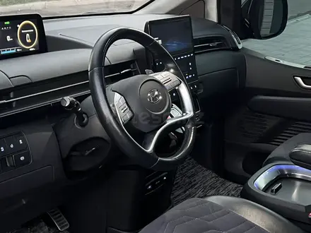 Hyundai Staria 2022 года за 24 900 000 тг. в Алматы – фото 22
