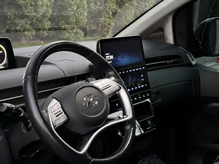 Hyundai Staria 2022 года за 24 900 000 тг. в Алматы – фото 29