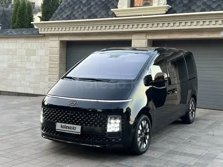 Hyundai Staria 2022 года за 24 900 000 тг. в Алматы – фото 4