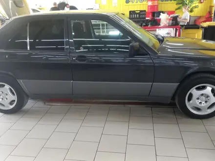 Mercedes-Benz E 200 1990 года за 2 200 000 тг. в Костанай – фото 17