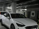 Hyundai Sonata 2023 года за 14 510 000 тг. в Астана – фото 2