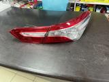 Фонарь задний внутренний правый в крыло, в крышке багажника Toyota Camry V7 за 100 000 тг. в Караганда