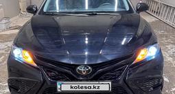 Toyota Camry 2021 годаfor12 400 000 тг. в Атырау