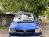 Volkswagen Caravelle 1996 года за 2 250 000 тг. в Караганда