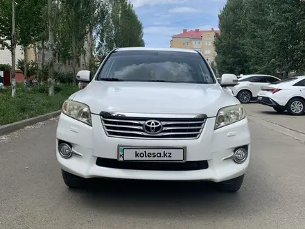 Toyota RAV4 2012 года за 7 700 000 тг. в Актобе