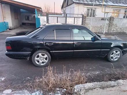 Mercedes-Benz E 220 1993 года за 1 800 000 тг. в Талдыкорган – фото 11