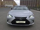 Lexus ES 350 2019 годаfor21 750 000 тг. в Атырау