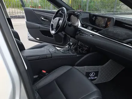 Lexus ES 350 2019 года за 21 750 000 тг. в Атырау – фото 4