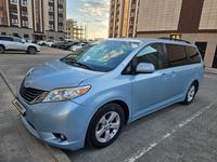 Toyota Sienna 2015 годаfor13 900 000 тг. в Атырау