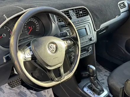 Volkswagen Polo 2015 года за 6 200 000 тг. в Атырау – фото 9