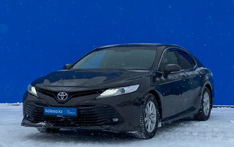 Toyota Camry 2018 года за 12 940 000 тг. в Алматы