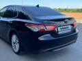 Toyota Camry 2018 года за 13 800 000 тг. в Костанай – фото 15