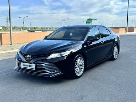 Toyota Camry 2018 года за 13 800 000 тг. в Костанай – фото 17