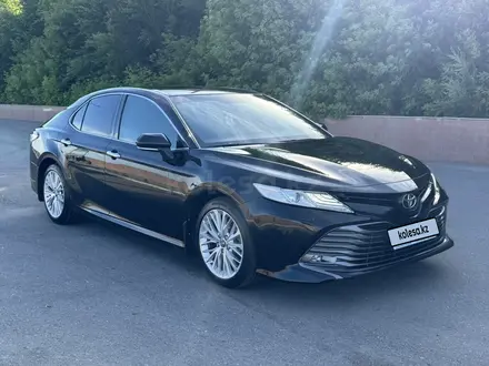 Toyota Camry 2018 года за 13 800 000 тг. в Костанай – фото 22