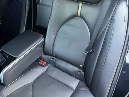 Toyota Camry 2018 года за 13 800 000 тг. в Костанай – фото 27