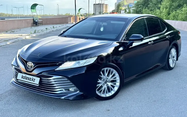 Toyota Camry 2018 года за 13 800 000 тг. в Костанай