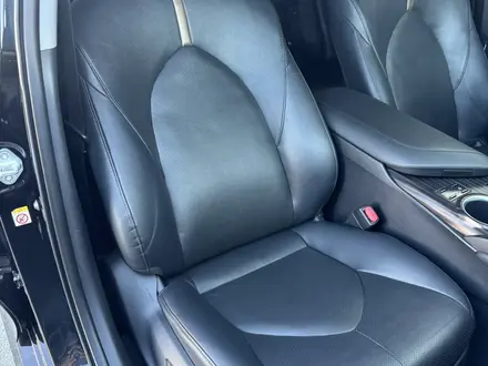 Toyota Camry 2018 года за 13 800 000 тг. в Костанай – фото 31